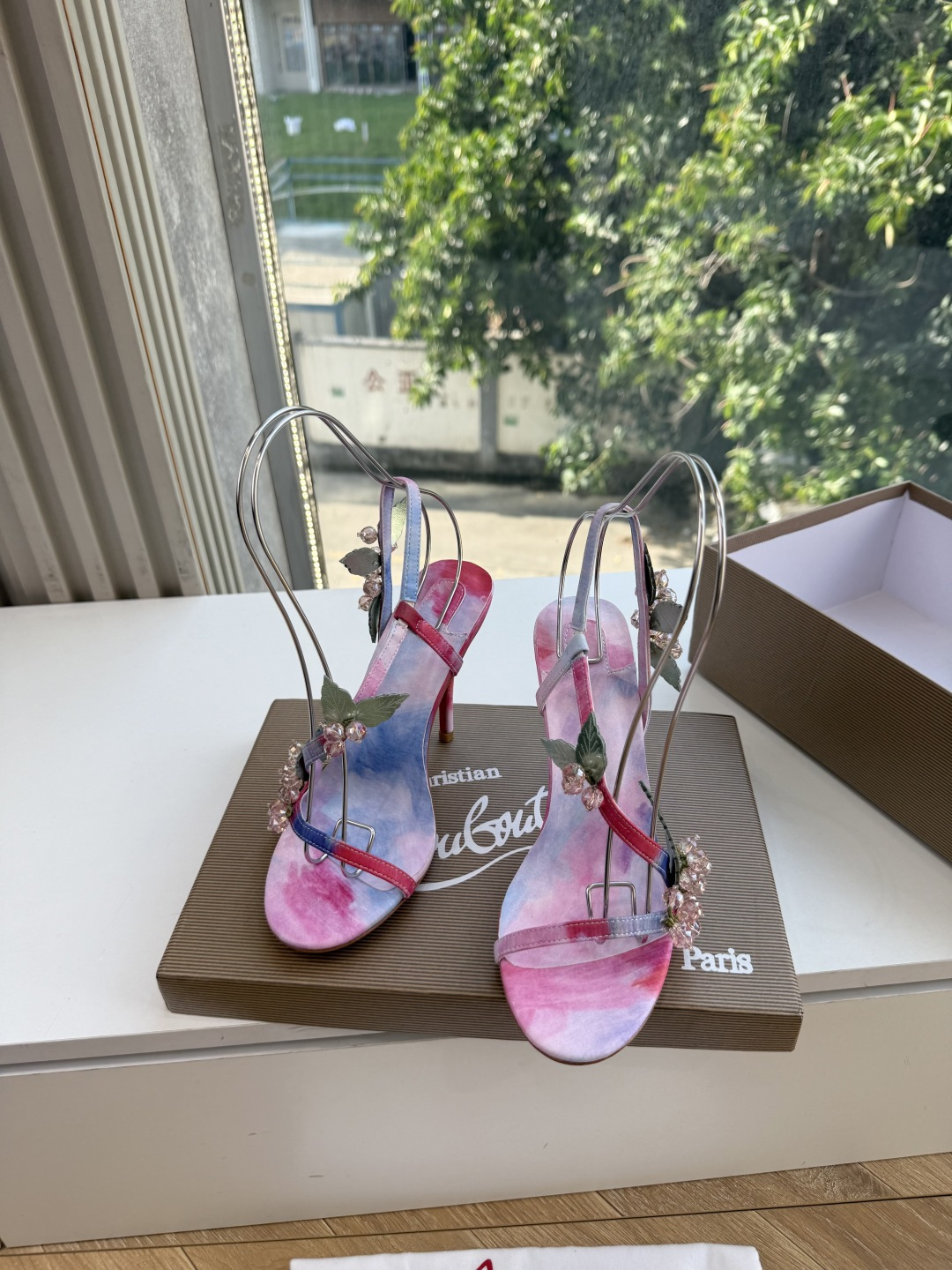 G277Christian Louboutin红底鞋防水台凉鞋 选到了颜色真好看呀[色色R]MyTheresa上现在居然