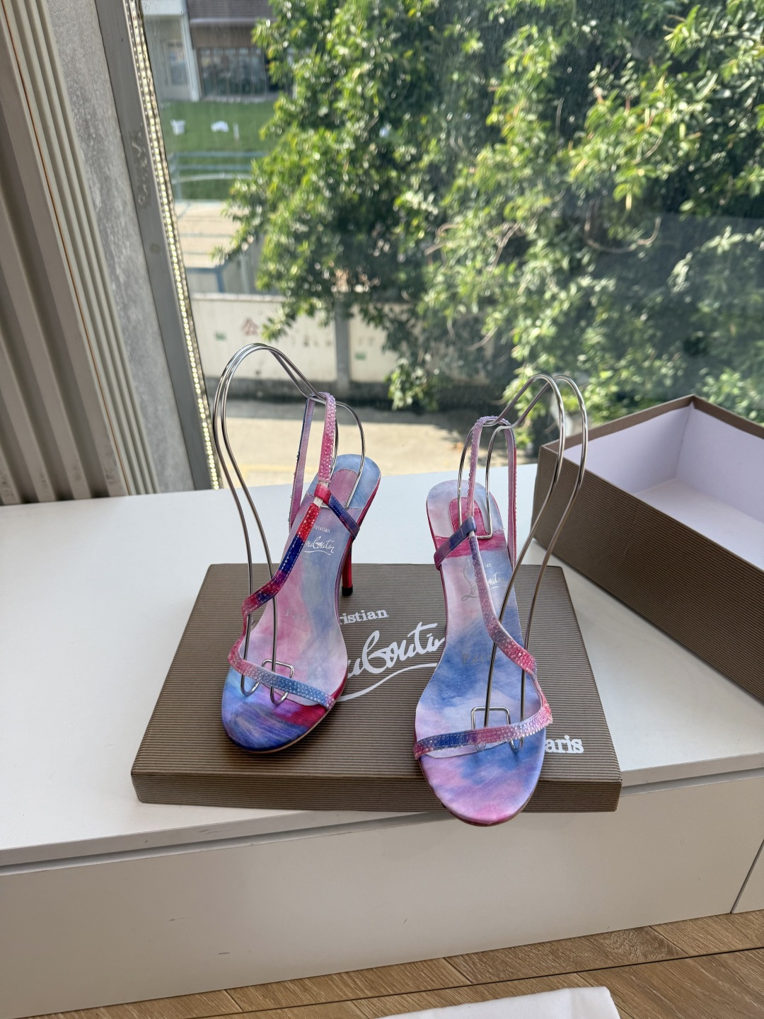 G277Christian Louboutin红底鞋防水台凉鞋 选到了颜色真好看呀[色色R]MyTheresa上现在居然