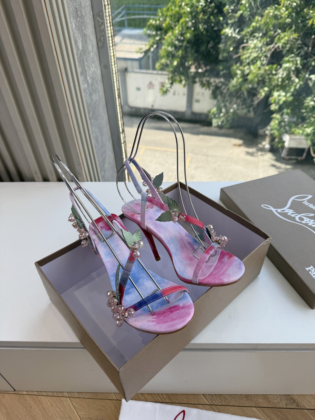 G277Christian Louboutin红底鞋防水台凉鞋 选到了颜色真好看呀[色色R]MyTheresa上现在居然