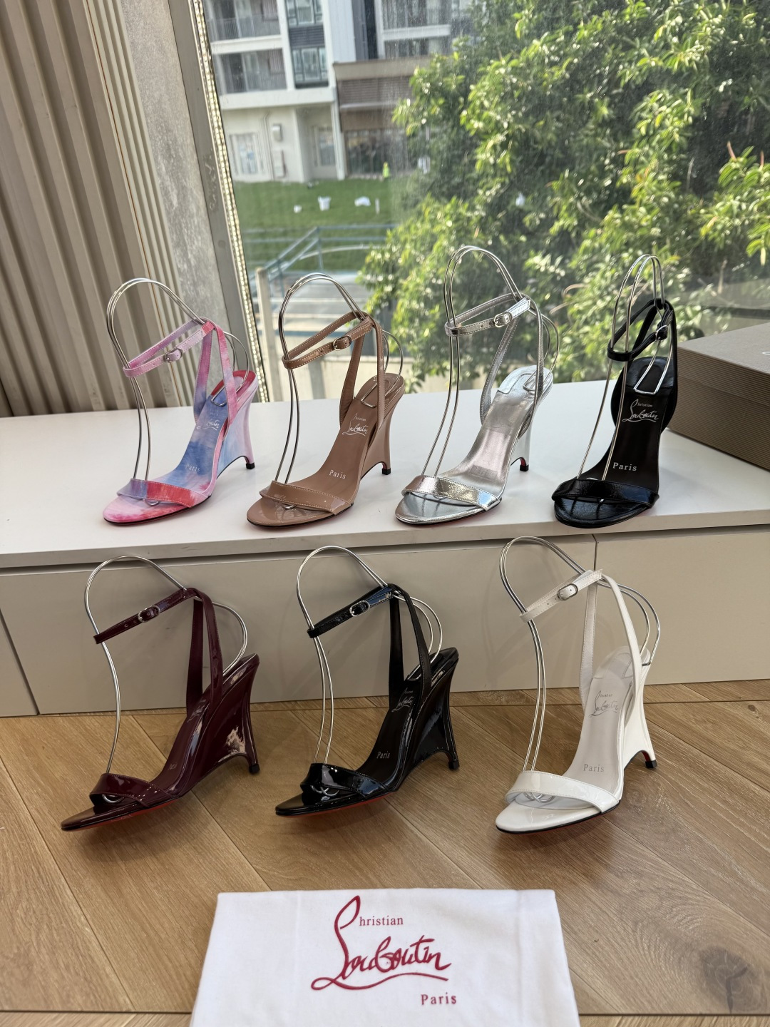 G277Christian Louboutin红底鞋防水台凉鞋 选到了颜色真好看呀[色色R]MyTheresa上现在居然