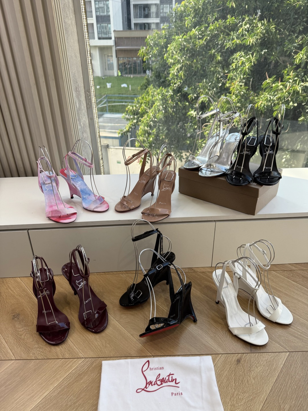 G277Christian Louboutin红底鞋防水台凉鞋 选到了颜色真好看呀[色色R]MyTheresa上现在居然
