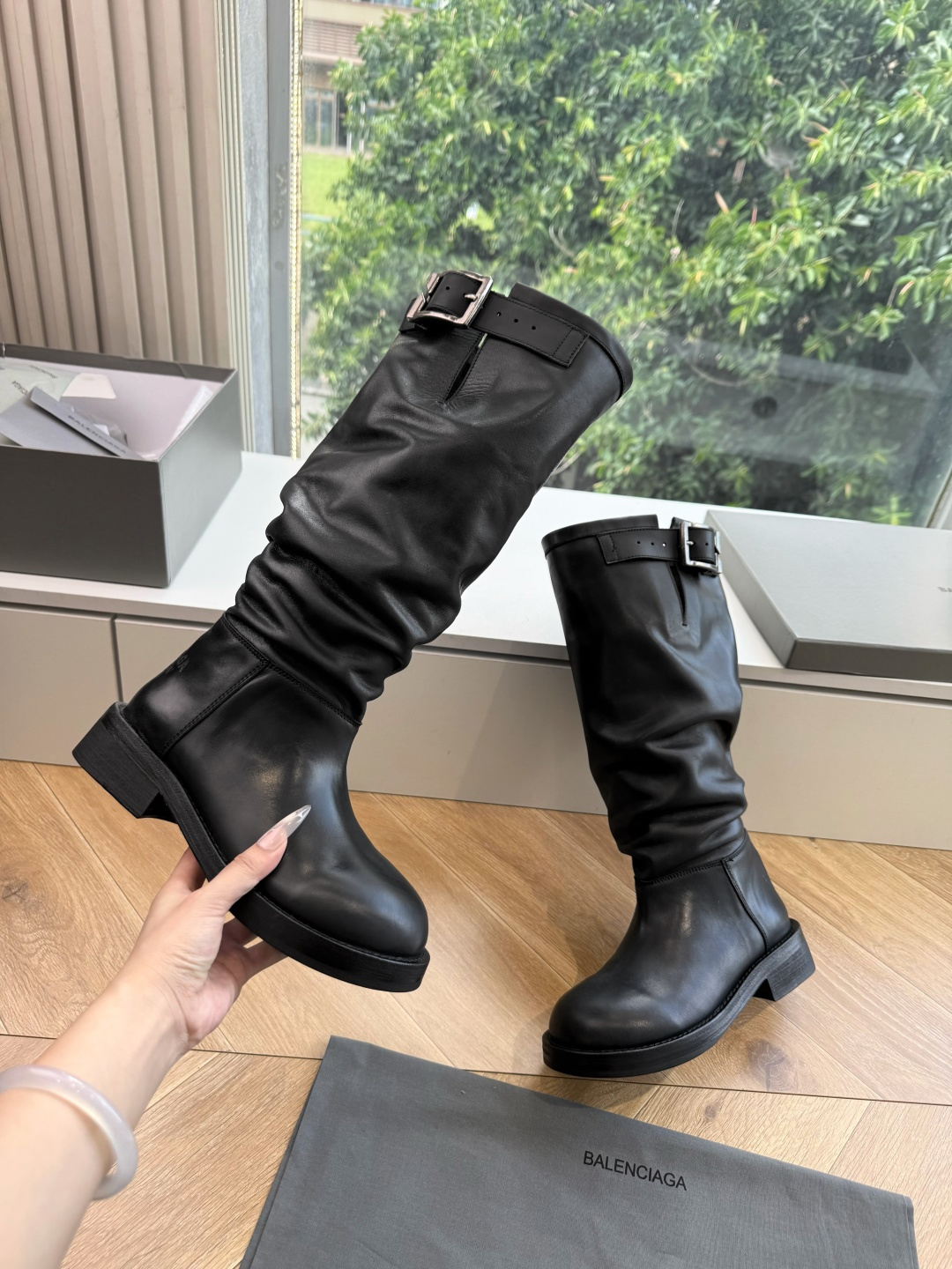 G261代购级别Balenciaga巴黎世家堆堆靴Veno高筒靴 中筒靴 请认准高版本 这款靴子在设计上独具匠心 以绑 G261代购级别Balenciaga巴黎世家堆堆靴Veno高筒靴 中筒靴 请认准高版本 这款靴子在设计上独具匠心 以绑