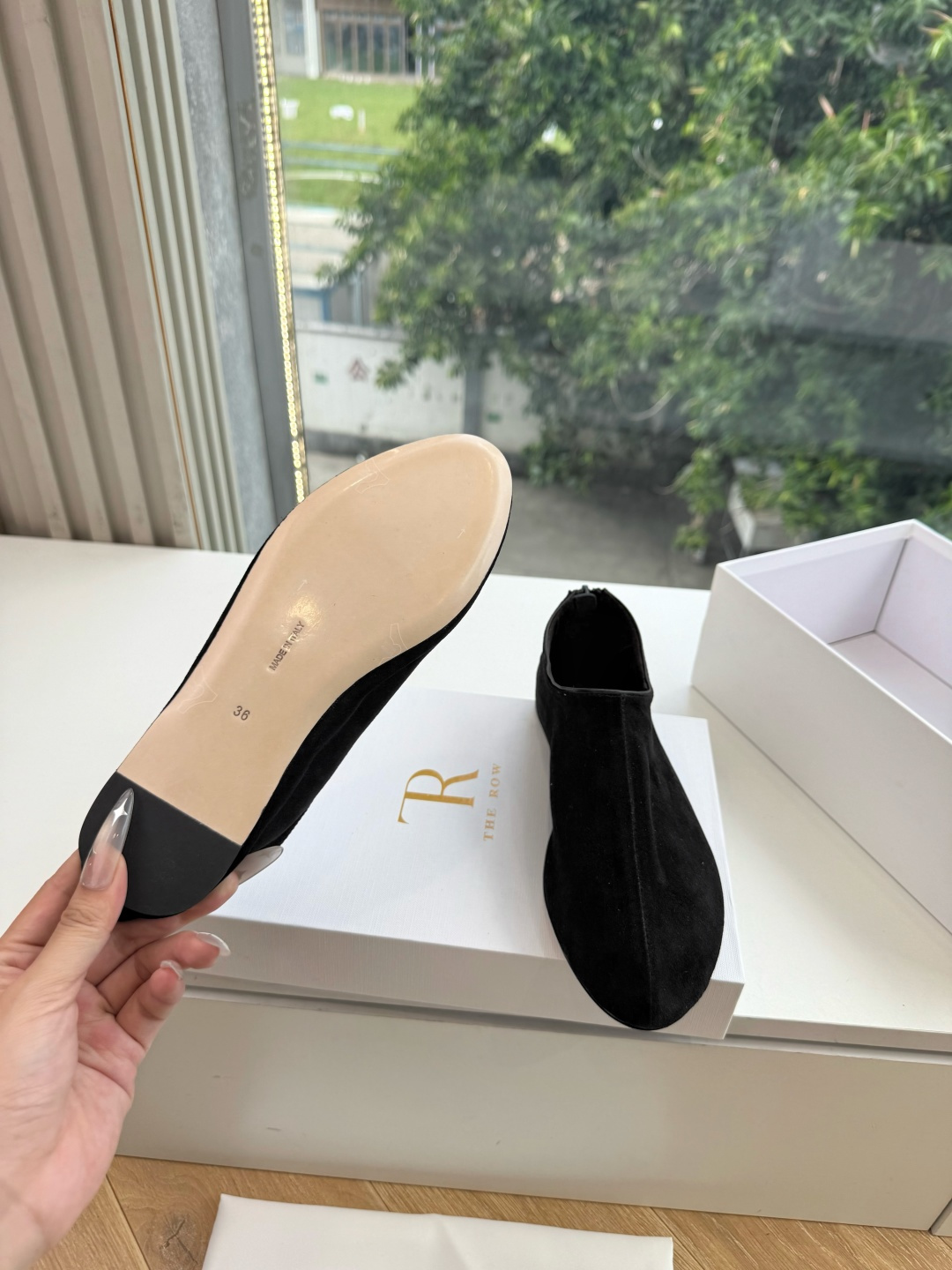 G679所见即所得The row2026新款平底乐福鞋很少会看到一款会做到这么精细、而且对脚的包容性特别强，把脚型修饰得