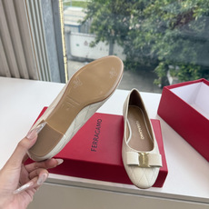 G397代购级 原版一比一复刻顶级FERRAGAMO菲拉格慕女士新版Vara铭牌玛丽珍网鞋脚果然更惊艳~蝴蝶结,集美感与 G397代购级 原版一比一复刻顶级FERRAGAMO菲拉格慕女士新版Vara铭牌玛丽珍网鞋脚果然更惊艳~蝴蝶结,集美感与