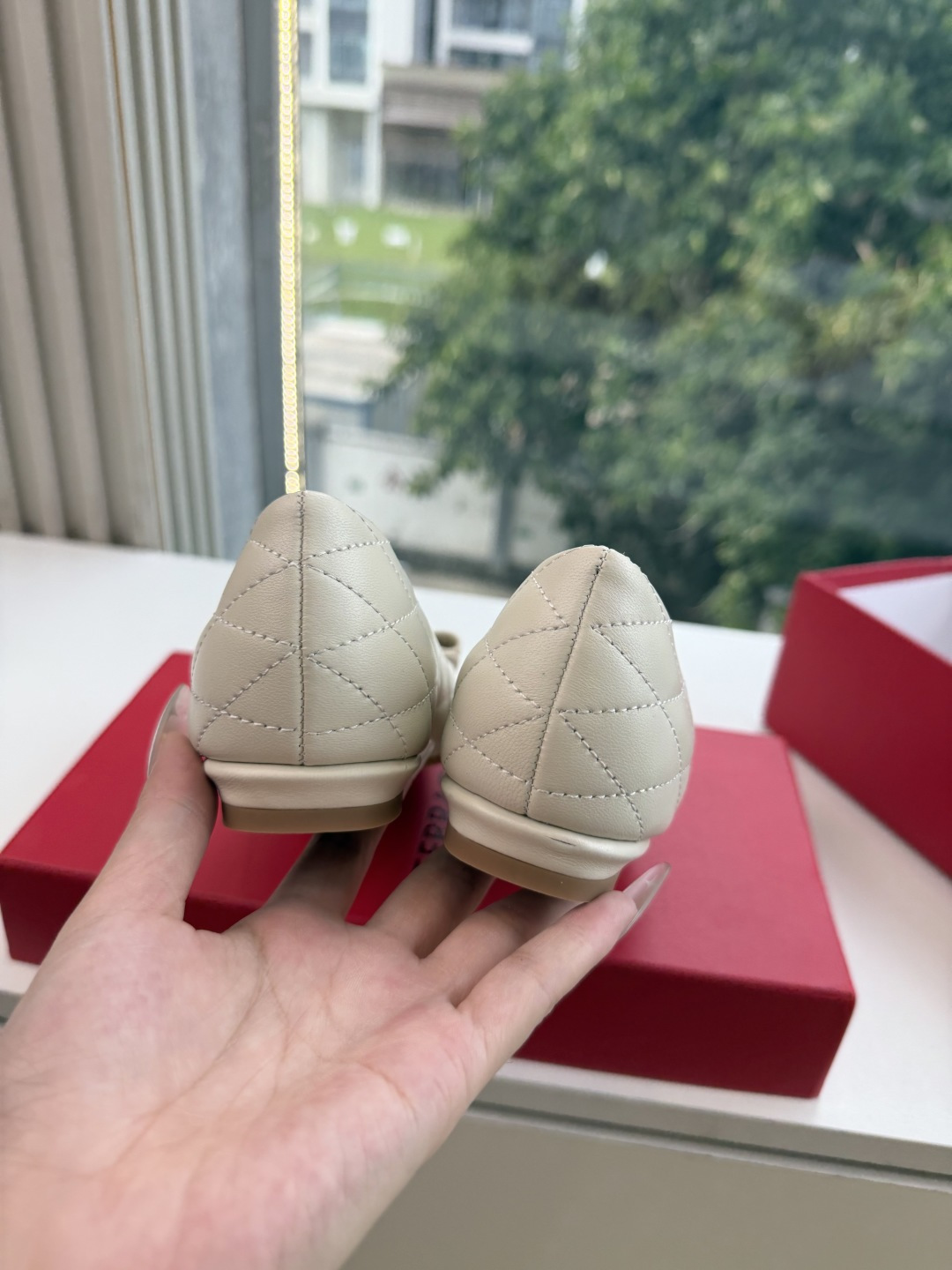 G397代购级 原版一比一复刻顶级FERRAGAMO菲拉格慕女士新版Vara铭牌玛丽珍网鞋脚果然更惊艳~蝴蝶结,集美感与 G397代购级 原版一比一复刻顶级FERRAGAMO菲拉格慕女士新版Vara铭牌玛丽珍网鞋脚果然更惊艳~蝴蝶结,集美感与