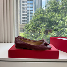 G397代购级 原版一比一复刻顶级FERRAGAMO菲拉格慕女士新版Vara铭牌玛丽珍网鞋脚果然更惊艳~蝴蝶结,集美感与 G397代购级 原版一比一复刻顶级FERRAGAMO菲拉格慕女士新版Vara铭牌玛丽珍网鞋脚果然更惊艳~蝴蝶结,集美感与