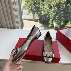 G397代购级 原版一比一复刻顶级FERRAGAMO菲拉格慕女士新版Vara铭牌玛丽珍网鞋脚果然更惊艳~蝴蝶结,集美感与 G397代购级 原版一比一复刻顶级FERRAGAMO菲拉格慕女士新版Vara铭牌玛丽珍网鞋脚果然更惊艳~蝴蝶结,集美感与