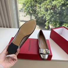 G397代购级 原版一比一复刻顶级FERRAGAMO菲拉格慕女士新版Vara铭牌玛丽珍网鞋脚果然更惊艳~蝴蝶结,集美感与 G397代购级 原版一比一复刻顶级FERRAGAMO菲拉格慕女士新版Vara铭牌玛丽珍网鞋脚果然更惊艳~蝴蝶结,集美感与