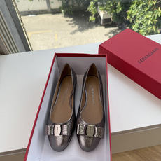 G397代购级 原版一比一复刻顶级FERRAGAMO菲拉格慕女士新版Vara铭牌玛丽珍网鞋脚果然更惊艳~蝴蝶结,集美感与 G397代购级 原版一比一复刻顶级FERRAGAMO菲拉格慕女士新版Vara铭牌玛丽珍网鞋脚果然更惊艳~蝴蝶结,集美感与