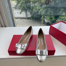 G397代购级 原版一比一复刻顶级FERRAGAMO菲拉格慕女士新版Vara铭牌玛丽珍网鞋脚果然更惊艳~蝴蝶结,集美感与 G397代购级 原版一比一复刻顶级FERRAGAMO菲拉格慕女士新版Vara铭牌玛丽珍网鞋脚果然更惊艳~蝴蝶结,集美感与