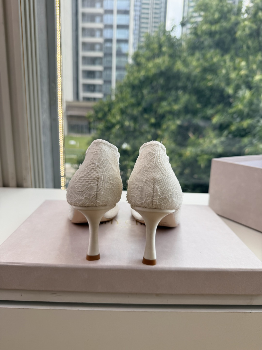 G987顶级品质JimmyCho*吉米周爆品 顶版 尖头高跟鞋 这也太仙了叭,像艺术品一样美到窒息的很生动形象,很温柔 G987顶级品质JimmyCho*吉米周爆品 顶版 尖头高跟鞋 这也太仙了叭,像艺术品一样美到窒息的很生动形象,很温柔