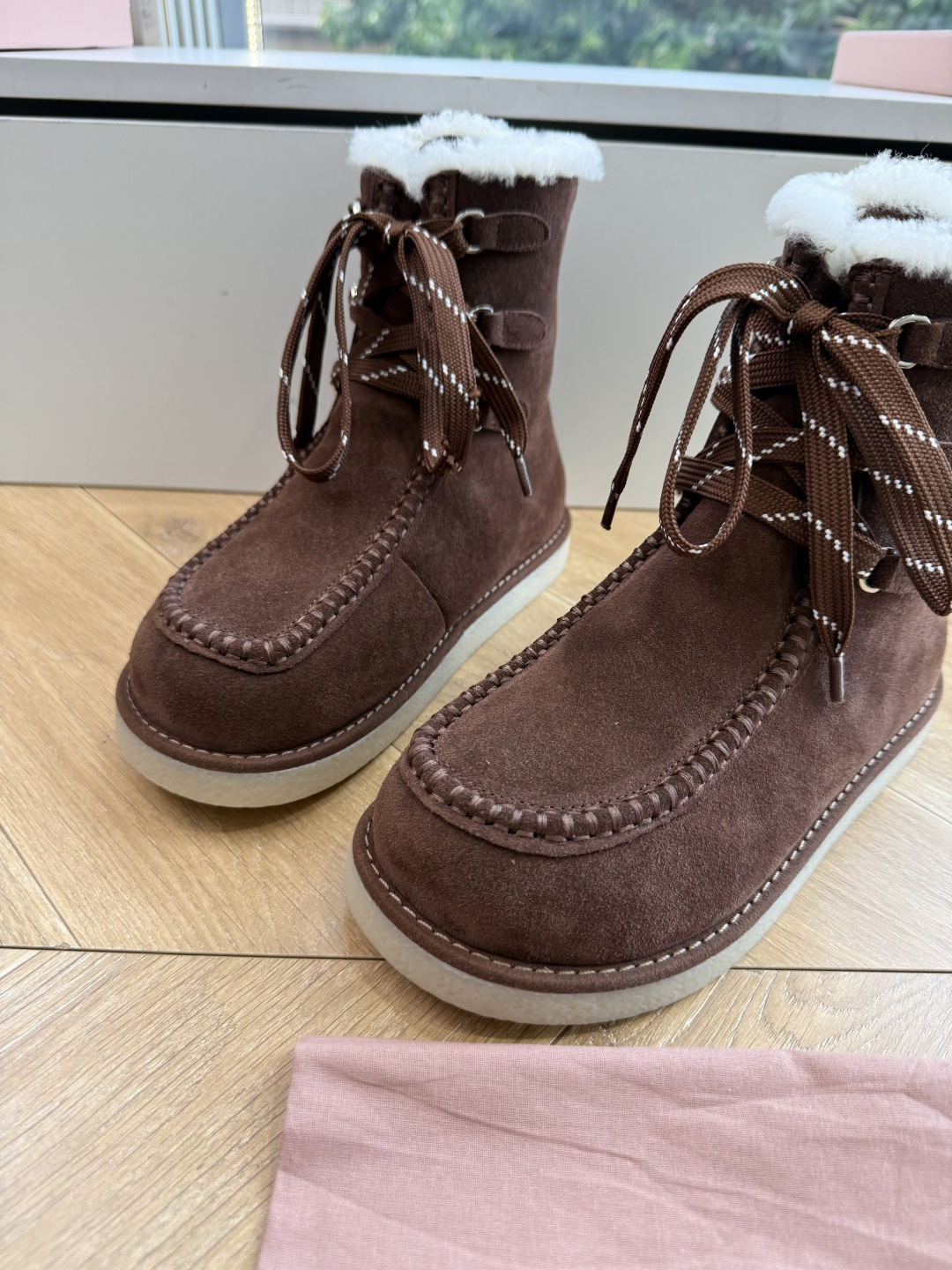 G021顶级羊毛内里miumiu新款穆勒鞋进口羊毛雪地靴棉鞋单鞋 简约造型,超轻原版开模鞋底,脚感妥妥满分 好穿好搭, G021顶级羊毛内里miumiu新款穆勒鞋进口羊毛雪地靴棉鞋单鞋 简约造型,超轻原版开模鞋底,脚感妥妥满分 好穿好搭,