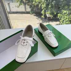 G012顶级品质BV 秀款BOTTEGA VENETA乐福鞋C随性复古秀款 Romeo 女士乐福鞋,灵感回溯至60年代的 G012顶级品质BV 秀款BOTTEGA VENETA乐福鞋C随性复古秀款 Romeo 女士乐福鞋,灵感回溯至60年代的