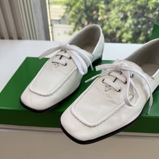 G012顶级品质BV 秀款BOTTEGA VENETA乐福鞋C随性复古秀款 Romeo 女士乐福鞋,灵感回溯至60年代的 G012顶级品质BV 秀款BOTTEGA VENETA乐福鞋C随性复古秀款 Romeo 女士乐福鞋,灵感回溯至60年代的