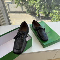G012顶级品质BV 秀款BOTTEGA VENETA乐福鞋C随性复古秀款 Romeo 女士乐福鞋,灵感回溯至60年代的 G012顶级品质BV 秀款BOTTEGA VENETA乐福鞋C随性复古秀款 Romeo 女士乐福鞋,灵感回溯至60年代的