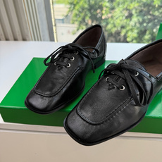 G012顶级品质BV 秀款BOTTEGA VENETA乐福鞋C随性复古秀款 Romeo 女士乐福鞋,灵感回溯至60年代的 G012顶级品质BV 秀款BOTTEGA VENETA乐福鞋C随性复古秀款 Romeo 女士乐福鞋,灵感回溯至60年代的