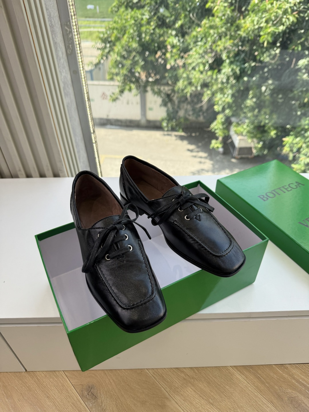 G012顶级品质BV 秀款BOTTEGA VENETA乐福鞋C随性复古秀款 Romeo 女士乐福鞋,灵感回溯至60年代的 G012顶级品质BV 秀款BOTTEGA VENETA乐福鞋C随性复古秀款 Romeo 女士乐福鞋,灵感回溯至60年代的