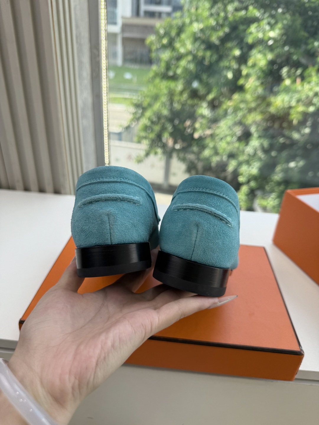 G393代购级别Hermes爱马仕Julian 系列 乐福鞋 这款Julian系列小牛皮和麂皮饰有标志性“H”细节。设计 G393代购级别Hermes爱马仕Julian 系列 乐福鞋 这款Julian系列小牛皮和麂皮饰有标志性“H”细节。设计