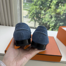 G393代购级别Hermes爱马仕Julian 系列 乐福鞋 这款Julian系列小牛皮和麂皮饰有标志性“H”细节。设计 G393代购级别Hermes爱马仕Julian 系列 乐福鞋 这款Julian系列小牛皮和麂皮饰有标志性“H”细节。设计