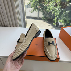 G393代购级别Hermes爱马仕Julian 系列 乐福鞋 这款Julian系列小牛皮和麂皮饰有标志性“H”细节。设计 G393代购级别Hermes爱马仕Julian 系列 乐福鞋 这款Julian系列小牛皮和麂皮饰有标志性“H”细节。设计