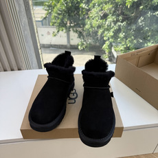 😀G026UGG秋冬新款系列棉鞋雪地靴棉鞋作为的领军品牌,这双新款同样延续了其一贯的舒适理念,穿在脚上轻盈自在,仿佛踩在 😀G026UGG秋冬新款系列棉鞋雪地靴棉鞋作为的领军品牌,这双新款同样延续了其一贯的舒适理念,穿在脚上轻盈自在,仿佛踩在