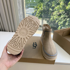 😀G026UGG秋冬新款系列棉鞋雪地靴棉鞋作为的领军品牌,这双新款同样延续了其一贯的舒适理念,穿在脚上轻盈自在,仿佛踩在 😀G026UGG秋冬新款系列棉鞋雪地靴棉鞋作为的领军品牌,这双新款同样延续了其一贯的舒适理念,穿在脚上轻盈自在,仿佛踩在