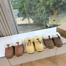😀G026UGG秋冬新款系列棉鞋雪地靴棉鞋作为的领军品牌,这双新款同样延续了其一贯的舒适理念,穿在脚上轻盈自在,仿佛踩在 😀G026UGG秋冬新款系列棉鞋雪地靴棉鞋作为的领军品牌,这双新款同样延续了其一贯的舒适理念,穿在脚上轻盈自在,仿佛踩在