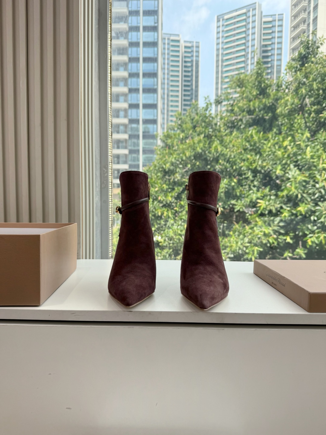 G305🦁吉安维托·罗西GianvitoRossi 秋冬短靴轻松移动,方头短靴 素面设计,简单大方。时尚亮点!秉承了其传 G305🦁吉安维托·罗西GianvitoRossi 秋冬短靴轻松移动,方头短靴 素面设计,简单大方。时尚亮点!秉承了其传