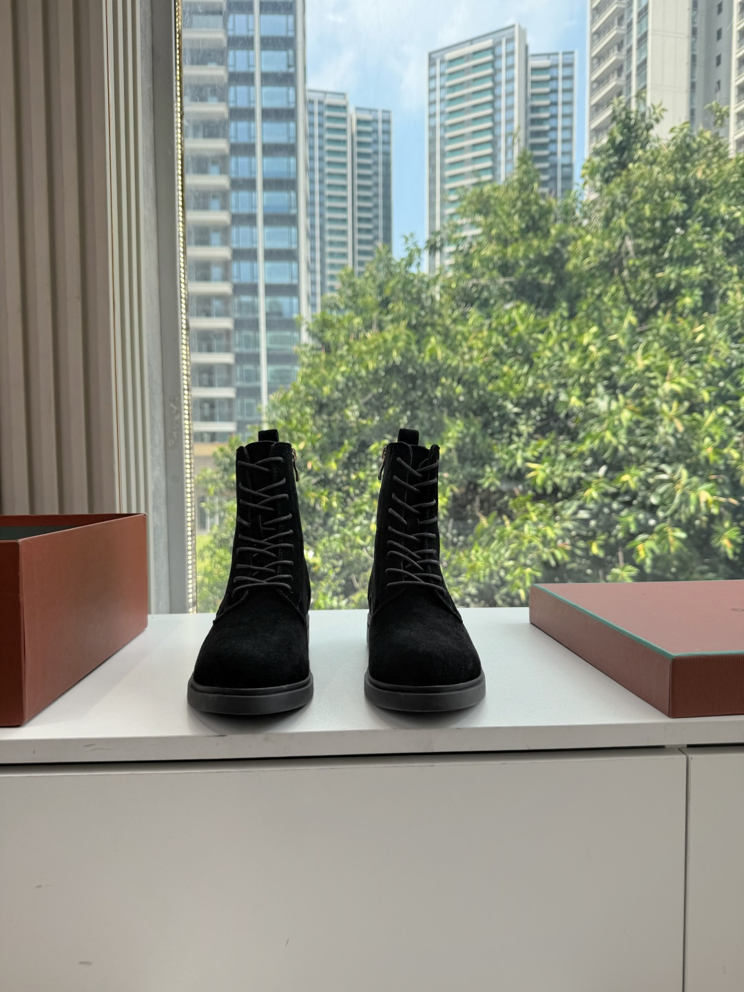 G127代购级别所见即所得Loro Piana 诺悠翩雅 LP秋冬新款 Kilda踝靴侧拉链短靴 这款标志性踝靴采用打蜡 G127代购级别所见即所得Loro Piana 诺悠翩雅 LP秋冬新款 Kilda踝靴侧拉链短靴 这款标志性踝靴采用打蜡