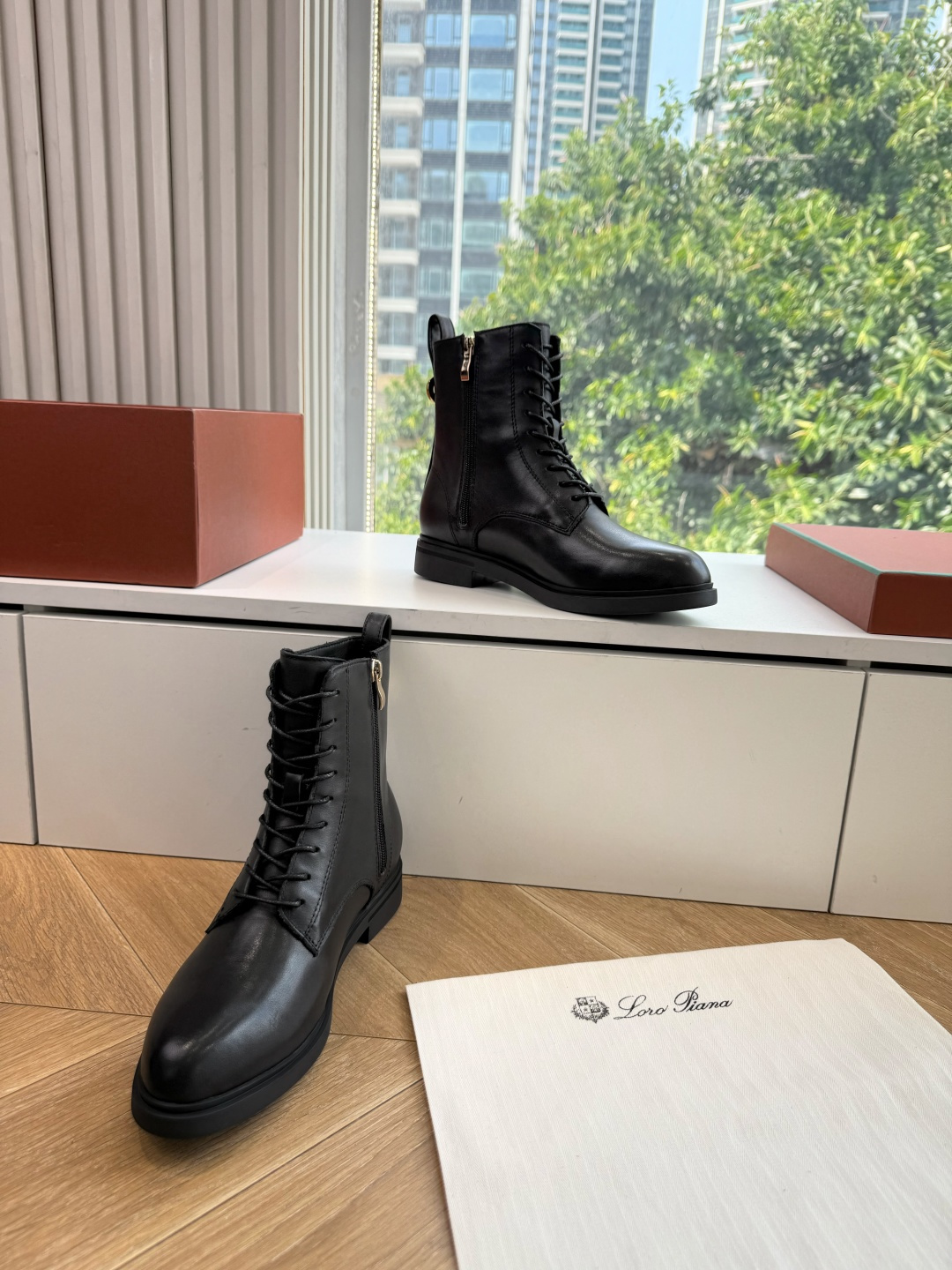 G127代购级别所见即所得Loro Piana 诺悠翩雅 LP秋冬新款 Kilda踝靴侧拉链短靴 这款标志性踝靴采用打蜡 G127代购级别所见即所得Loro Piana 诺悠翩雅 LP秋冬新款 Kilda踝靴侧拉链短靴 这款标志性踝靴采用打蜡