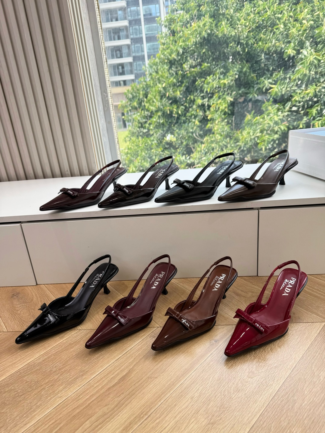 G887[微笑]新款 Prada 普拉达走秀款尖头镂空高跟鞋 复古老钱风单鞋/凉鞋 未来科技感满满 时尚界久违的极简之美