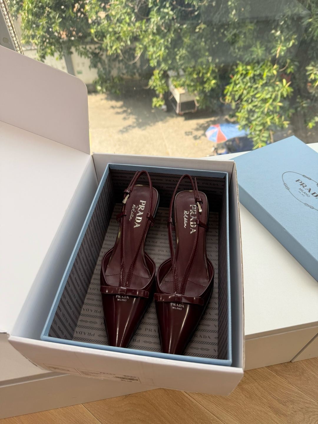 G887[微笑]新款 Prada 普拉达走秀款尖头镂空高跟鞋 复古老钱风单鞋/凉鞋 未来科技感满满 时尚界久违的极简之美