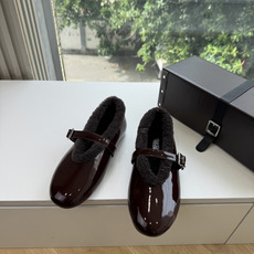 G021代购级别原版购入法国一线奢侈品牌ALAIA 阿莱亚秋冬天真的要来咯!羊羔绒鞋~ Alaia奶呼呼的秋冬单品,是谁 G021代购级别原版购入法国一线奢侈品牌ALAIA 阿莱亚秋冬天真的要来咯!羊羔绒鞋~ Alaia奶呼呼的秋冬单品,是谁