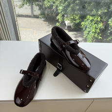 G021代购级别原版购入法国一线奢侈品牌ALAIA 阿莱亚秋冬天真的要来咯!羊羔绒鞋~ Alaia奶呼呼的秋冬单品,是谁 G021代购级别原版购入法国一线奢侈品牌ALAIA 阿莱亚秋冬天真的要来咯!羊羔绒鞋~ Alaia奶呼呼的秋冬单品,是谁