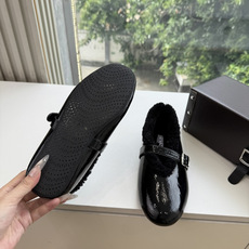 G021代购级别原版购入法国一线奢侈品牌ALAIA 阿莱亚秋冬天真的要来咯!羊羔绒鞋~ Alaia奶呼呼的秋冬单品,是谁 G021代购级别原版购入法国一线奢侈品牌ALAIA 阿莱亚秋冬天真的要来咯!羊羔绒鞋~ Alaia奶呼呼的秋冬单品,是谁
