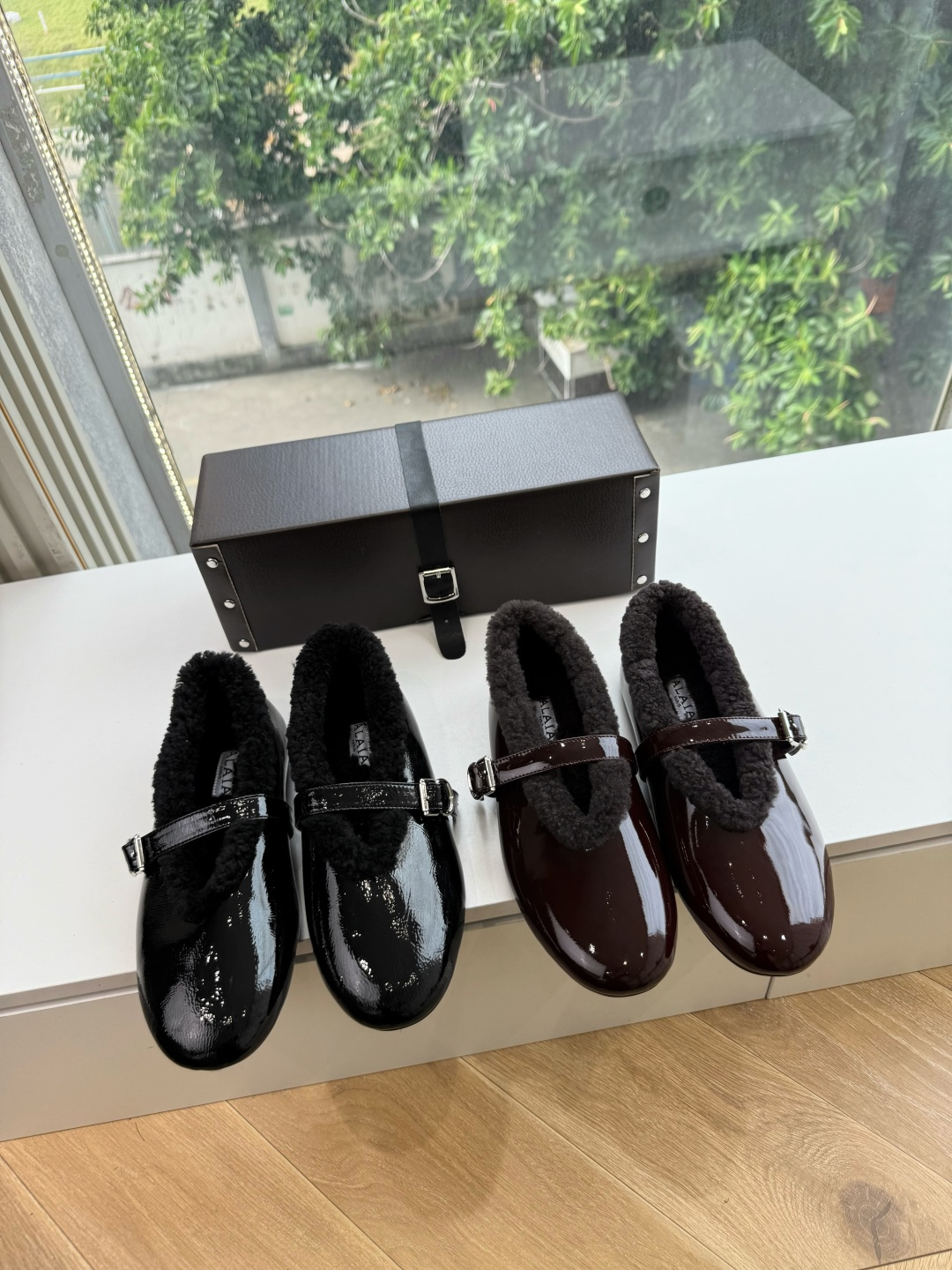 G021代购级别原版购入法国一线奢侈品牌ALAIA 阿莱亚秋冬天真的要来咯！羊羔绒鞋～ Alaia奶呼呼的秋冬单品，是谁