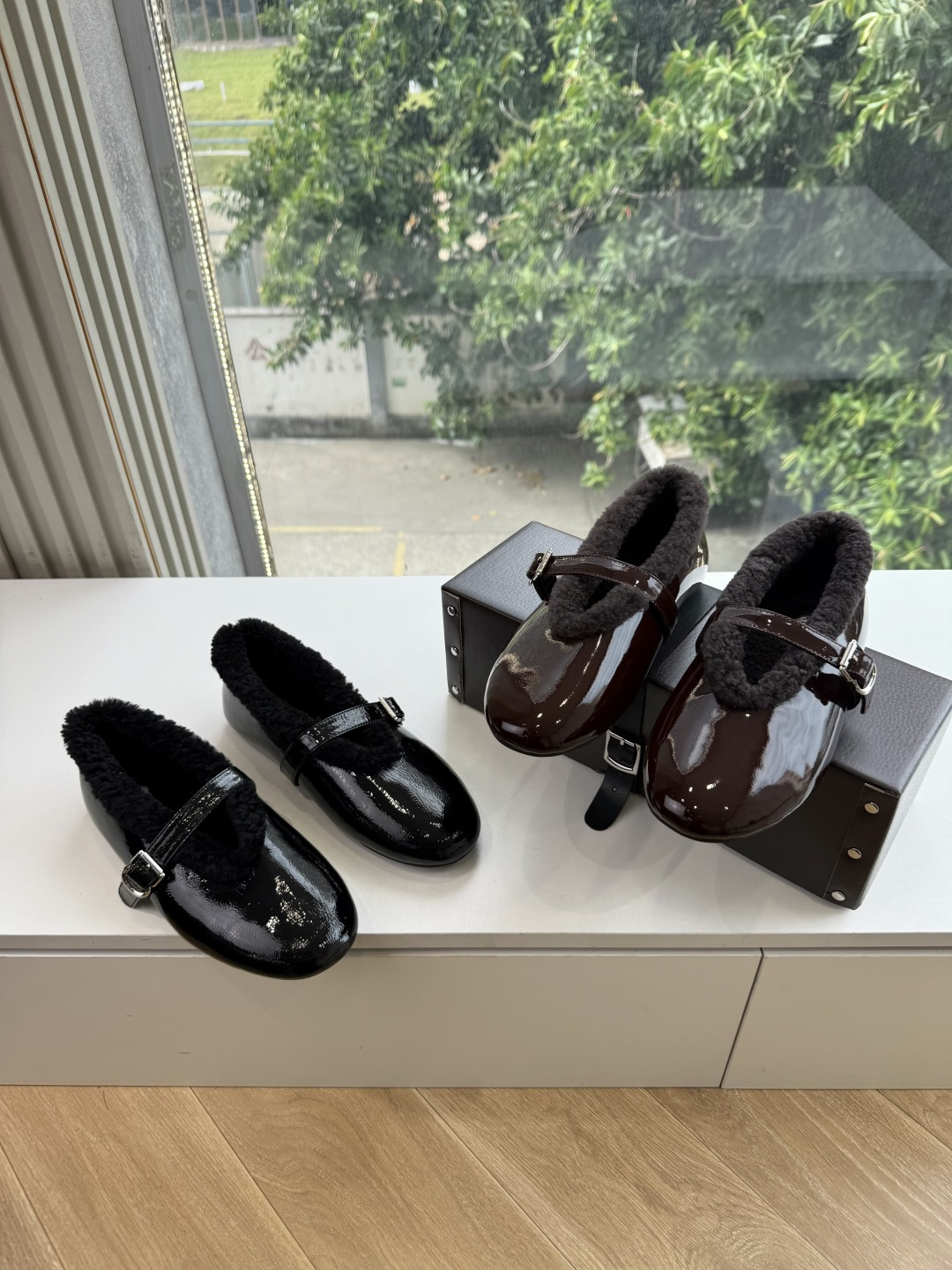 G021代购级别原版购入法国一线奢侈品牌ALAIA 阿莱亚秋冬天真的要来咯！羊羔绒鞋～ Alaia奶呼呼的秋冬单品，是谁