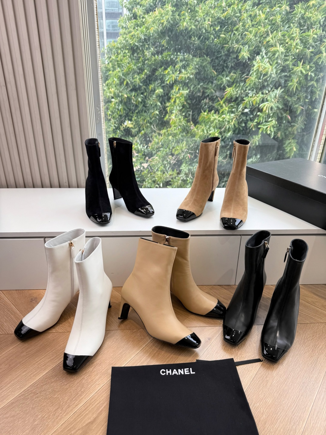 G238CHANE*小香奈儿骑士靴妥妥的自留款！！比经典款Slingback舒服太多啦！每个颜色上脚都很显白 的显白利器