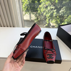 G238Chane小香新款玛丽珍单鞋 温柔名媛的氛围感缓缓蔓延,圆润鞋头搭配精巧的小蝴蝶结,撞色方头贴标是整双鞋的点睛之 G238Chane小香新款玛丽珍单鞋 温柔名媛的氛围感缓缓蔓延,圆润鞋头搭配精巧的小蝴蝶结,撞色方头贴标是整双鞋的点睛之