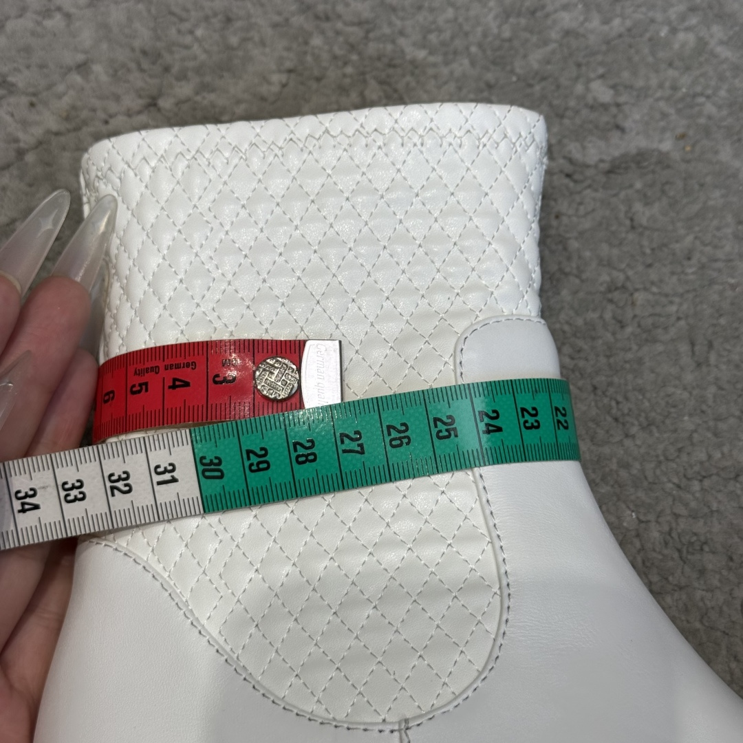 G238CHANE*小香奈儿爆品切尔西靴妥妥的自留款!!比经典款Slingback舒服太多啦!每个颜色上脚都很显白 的显 G238CHANE*小香奈儿爆品切尔西靴妥妥的自留款!!比经典款Slingback舒服太多啦!每个颜色上脚都很显白 的显