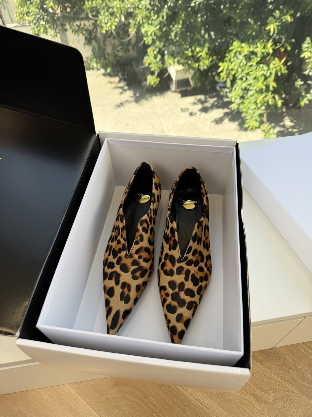 Saint Laurent Leopard Print Pointed Toe Shoes