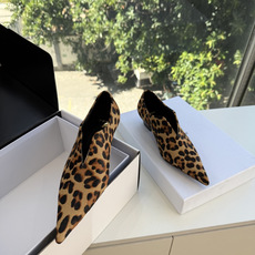 G013顶级品质Saint Laurent / 圣罗兰新款单鞋尖头高跟鞋YSL姐姐的美丽尤物高跟鞋 又是人间圣罗兰 Ro G013顶级品质Saint Laurent / 圣罗兰新款单鞋尖头高跟鞋YSL姐姐的美丽尤物高跟鞋 又是人间圣罗兰 Ro