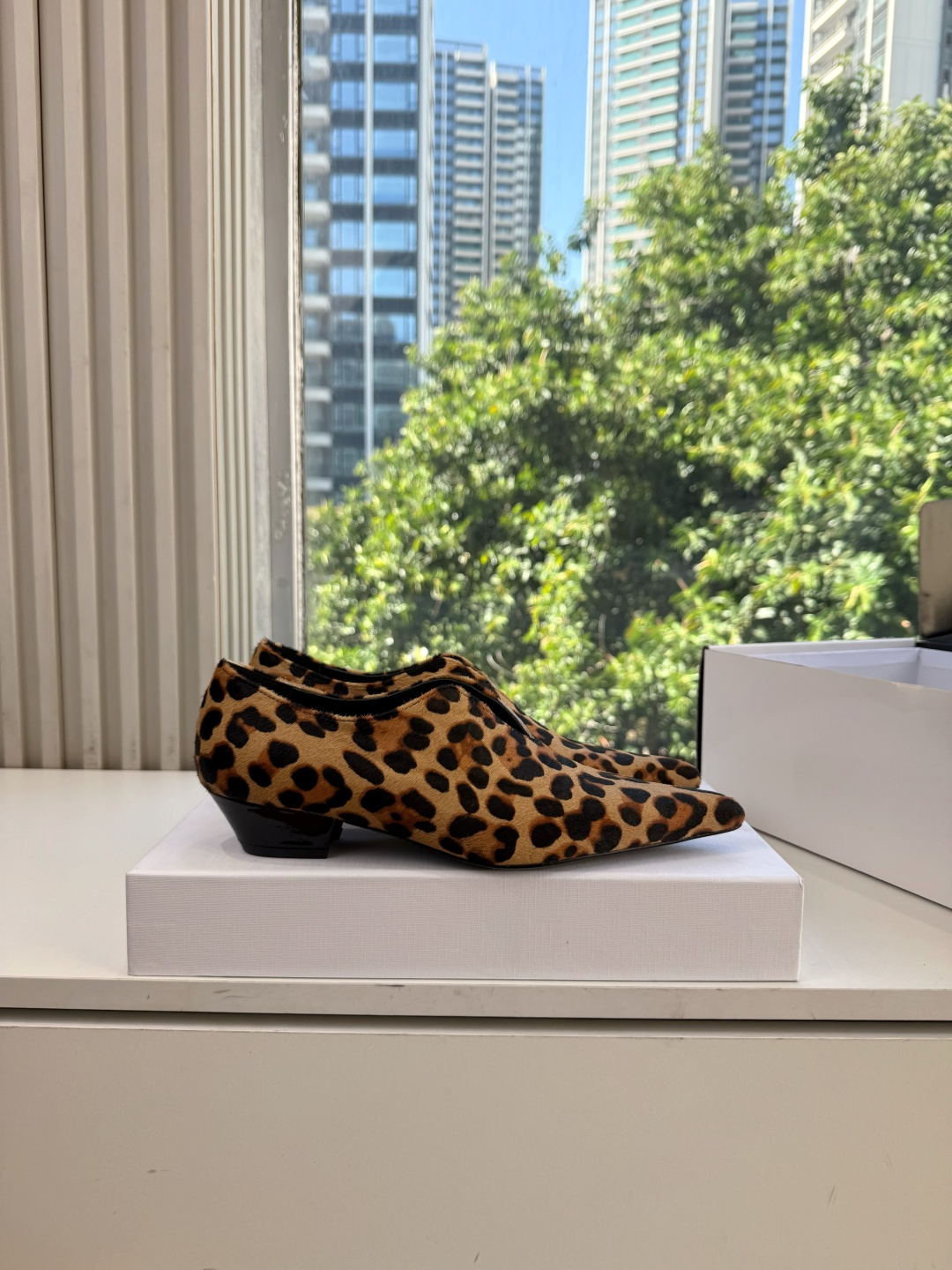 G013顶级品质Saint Laurent / 圣罗兰新款单鞋尖头高跟鞋YSL姐姐的美丽尤物高跟鞋 又是人间圣罗兰 Ro G013顶级品质Saint Laurent / 圣罗兰新款单鞋尖头高跟鞋YSL姐姐的美丽尤物高跟鞋 又是人间圣罗兰 Ro