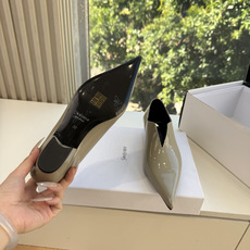 G013顶级品质Saint Laurent / 圣罗兰新款单鞋尖头高跟鞋YSL姐姐的美丽尤物高跟鞋 又是人间圣罗兰 Ro G013顶级品质Saint Laurent / 圣罗兰新款单鞋尖头高跟鞋YSL姐姐的美丽尤物高跟鞋 又是人间圣罗兰 Ro