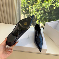 G013顶级品质Saint Laurent / 圣罗兰新款单鞋尖头高跟鞋YSL姐姐的美丽尤物高跟鞋 又是人间圣罗兰 Ro G013顶级品质Saint Laurent / 圣罗兰新款单鞋尖头高跟鞋YSL姐姐的美丽尤物高跟鞋 又是人间圣罗兰 Ro