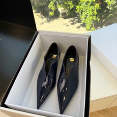 G013顶级品质Saint Laurent / 圣罗兰新款单鞋尖头高跟鞋YSL姐姐的美丽尤物高跟鞋 又是人间圣罗兰 Ro G013顶级品质Saint Laurent / 圣罗兰新款单鞋尖头高跟鞋YSL姐姐的美丽尤物高跟鞋 又是人间圣罗兰 Ro
