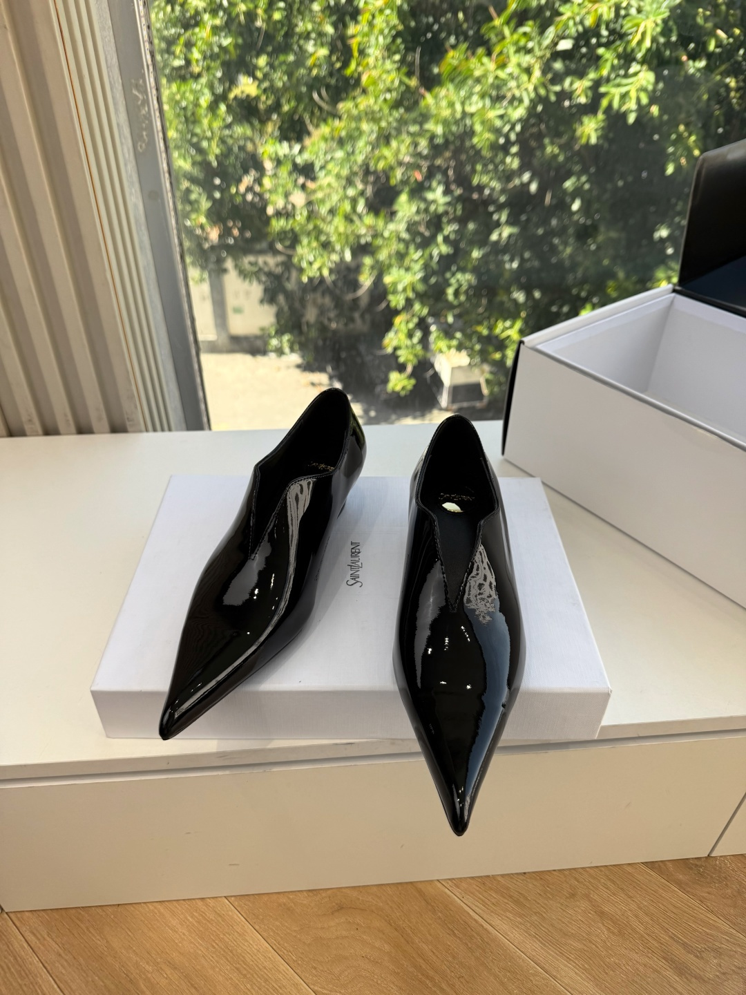 Saint Laurent Black Pointed Toe Shoes