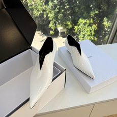G013顶级品质Saint Laurent / 圣罗兰新款单鞋尖头高跟鞋YSL姐姐的美丽尤物高跟鞋 又是人间圣罗兰 Ro G013顶级品质Saint Laurent / 圣罗兰新款单鞋尖头高跟鞋YSL姐姐的美丽尤物高跟鞋 又是人间圣罗兰 Ro