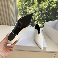 G013顶级品质Saint Laurent / 圣罗兰新款单鞋尖头高跟鞋YSL姐姐的美丽尤物高跟鞋 又是人间圣罗兰 Ro G013顶级品质Saint Laurent / 圣罗兰新款单鞋尖头高跟鞋YSL姐姐的美丽尤物高跟鞋 又是人间圣罗兰 Ro