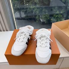G000所见即所得秀场上推出的 LV Footprint Soccer 芭蕾运动鞋是 Pharrell Williams G000所见即所得秀场上推出的 LV Footprint Soccer 芭蕾运动鞋是 Pharrell Williams